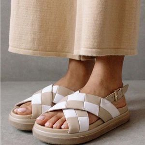 ALOHAS Marshmallow Scacchi Sandals | Stone Beige / Ivory Checkered